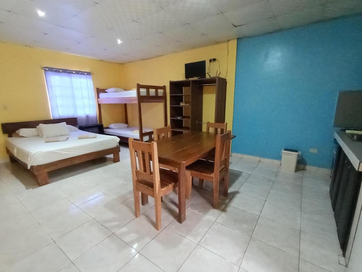 Sun Havens Apartments & Suites Bocas del Toro Exterior foto